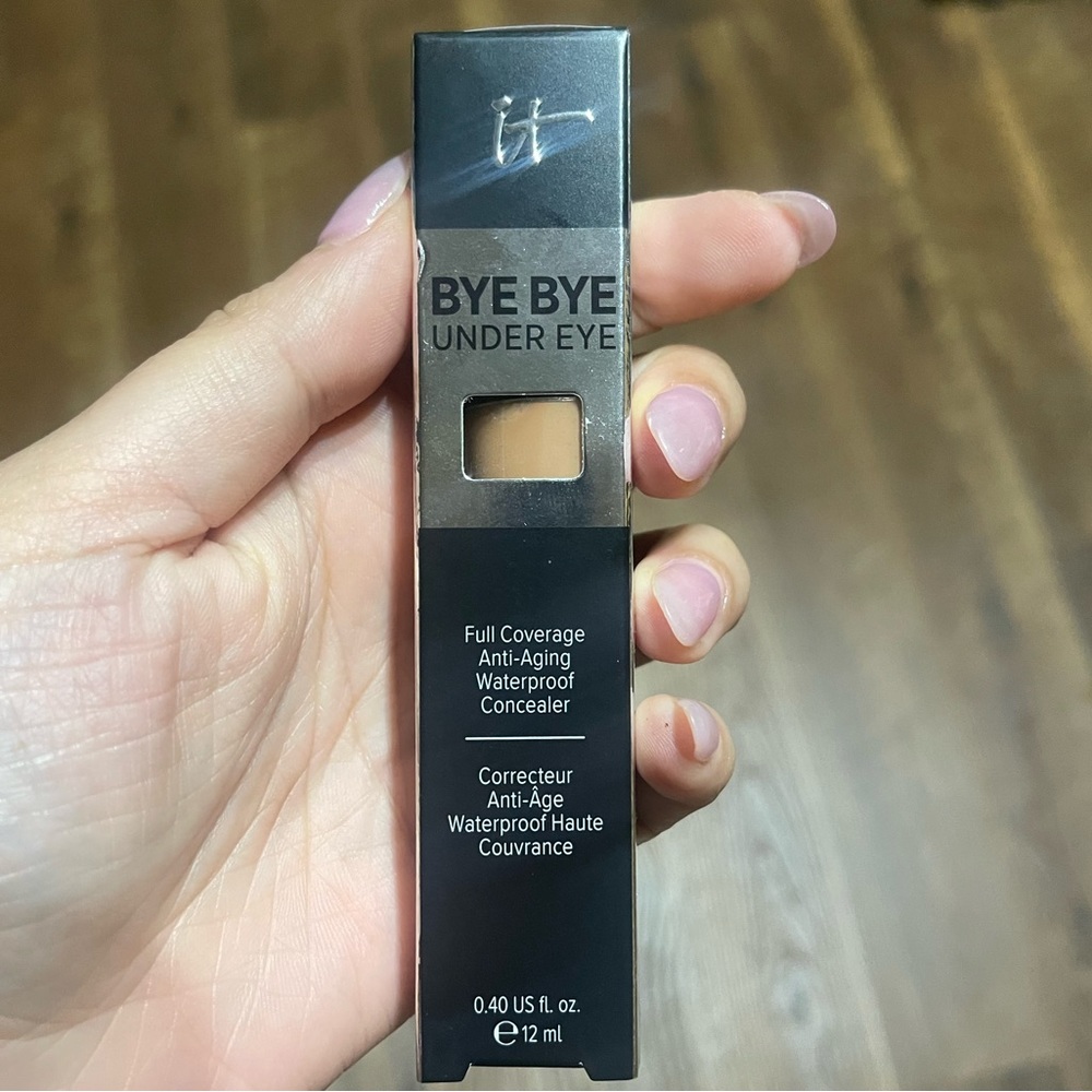 IT Cosmetics waterproof concealer